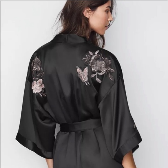 Victoria's Secret Other - Victoria Secret 2017 Fashion Show Robe